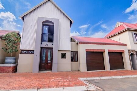 3 Bedroom Duplex in Heritage Hill