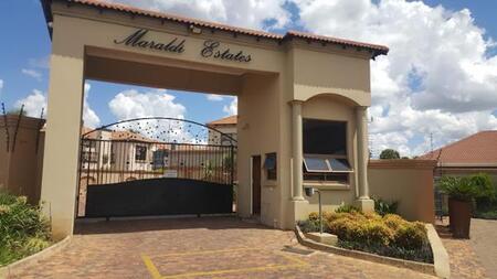 3 Bedroom Simplex in Vaalpark