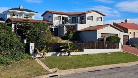 3 Bedroom House in Santareme