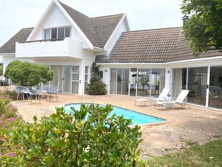 5 Bedroom House in St Francis Bay