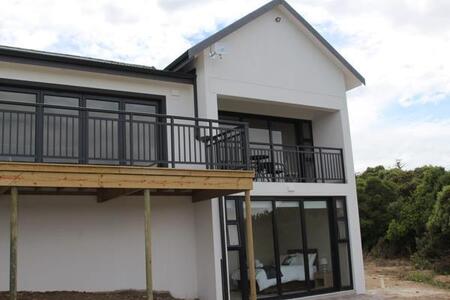 4 Bedroom House in Kromme River