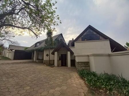 5 Bedroom House in Eureka