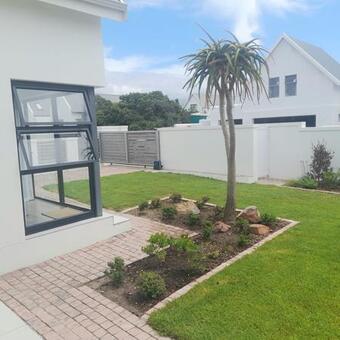 3 Bedroom House in St Francis Links