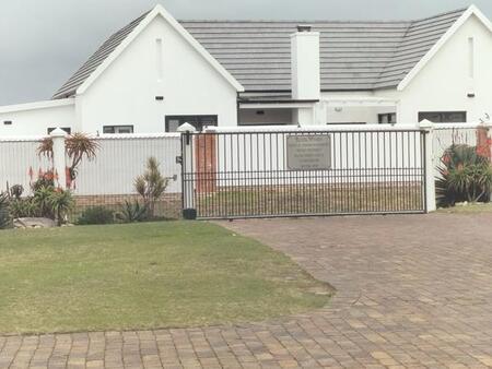 3 Bedroom House in St Francis Bay Canals