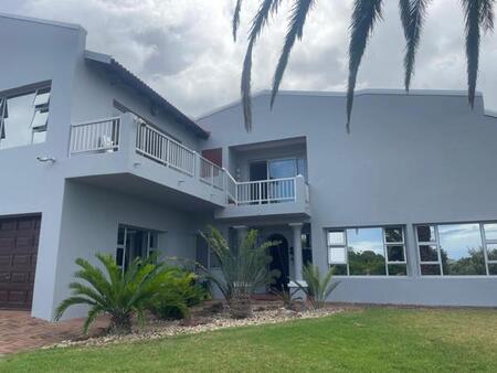 4 Bedroom House in Santareme