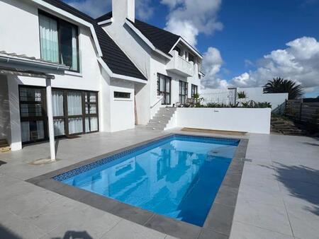 5 Bedroom House in St Francis Bay