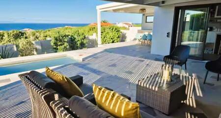 4 Bedroom House in Santareme