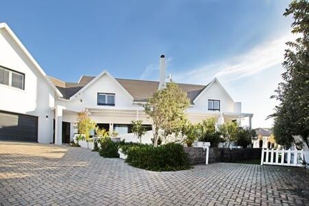 6 Bedroom House in St Francis Bay Canals
