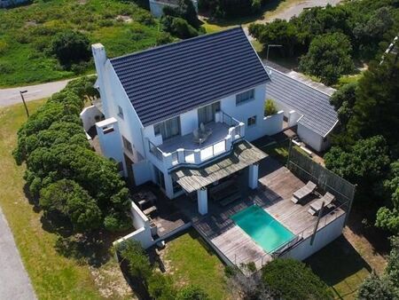 6 Bedroom House in St Francis Bay