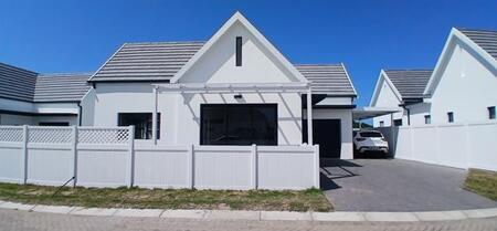 2 Bedroom House in St Francis Bay
