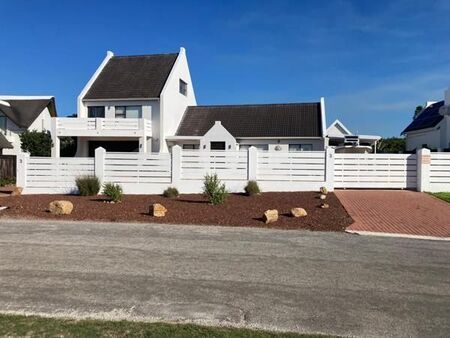 5 Bedroom House in St Francis Bay Canals