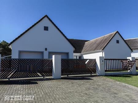 5 Bedroom House in St Francis Bay Canals