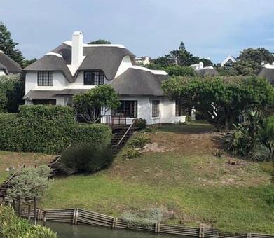 4 Bedroom House in St Francis Bay
