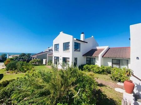 3 Bedroom House in Santareme