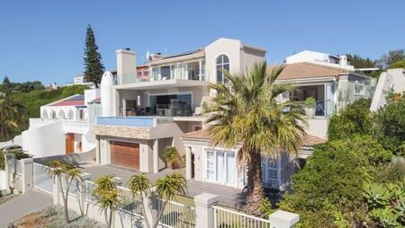 5 Bedroom House in Santareme