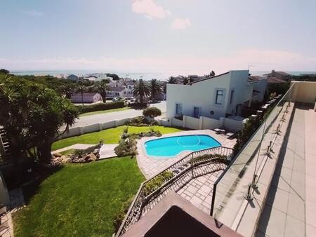 5 Bedroom House in St Francis Bay