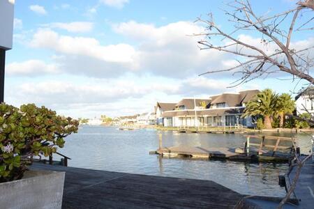 5 Bedroom House in St Francis Bay Canals