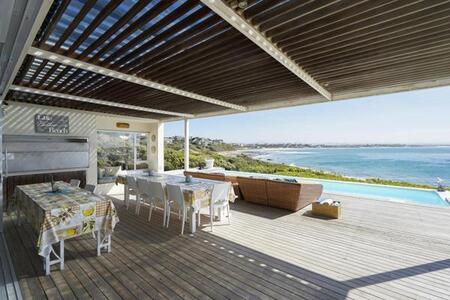 6 Bedroom House in Santareme