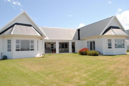 3 Bedroom House in St Francis Links