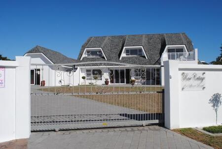5 Bedroom House in St Francis Bay Canals