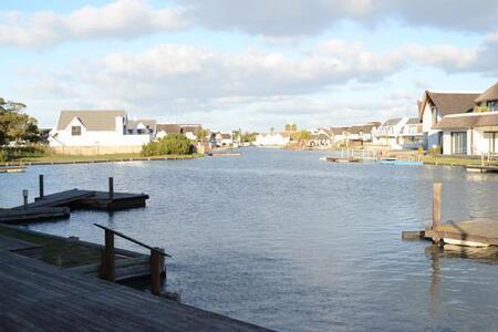 5 Bedroom House in St Francis Bay Canals