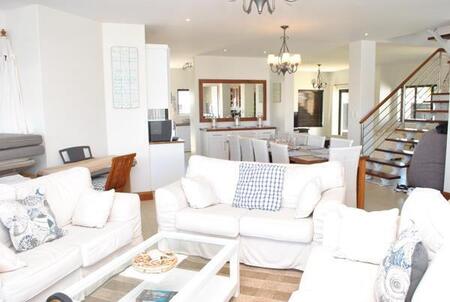 5 Bedroom House in St Francis Bay Canals