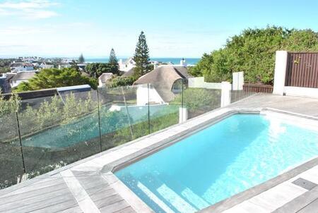 6 Bedroom House in St Francis Bay