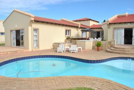 3 Bedroom House in Santareme