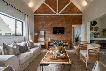 4 Bedroom House in St Francis Bay Canals