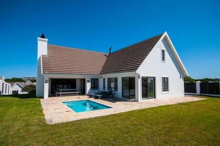 5 Bedroom House in St Francis Bay