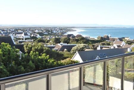 5 Bedroom House in St Francis Bay