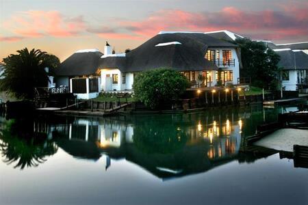 6 Bedroom House in St Francis Bay Canals