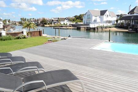 6 Bedroom House in St Francis Bay Canals