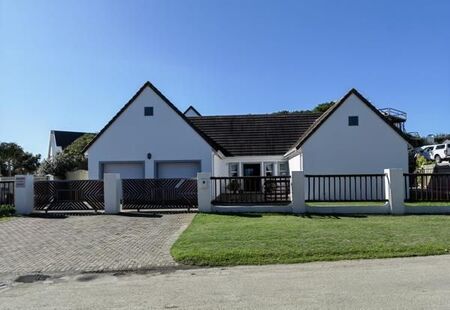 6 Bedroom House in St Francis Bay Canals