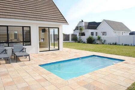5 Bedroom House in St Francis Bay