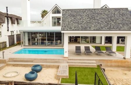 6 Bedroom House in St Francis Bay Canals