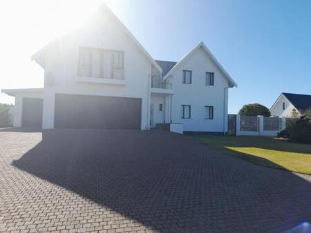 4 Bedroom House in St Francis Links