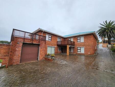 3 Bedroom House in Wavecrest