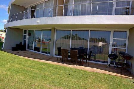 2 Bedroom Apartment in Jeffreys Bay