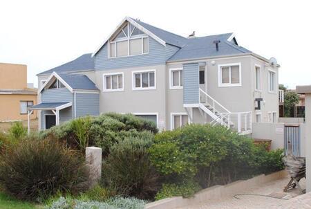 5 Bedroom House in Cape St Francis