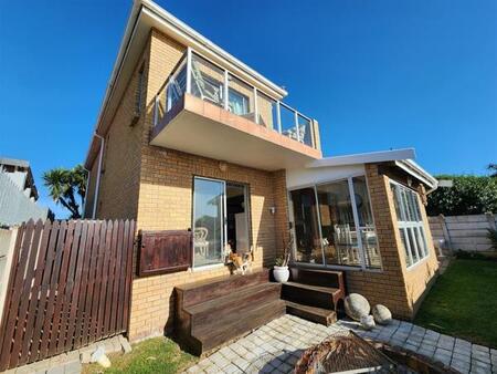 3 Bedroom House in Wavecrest