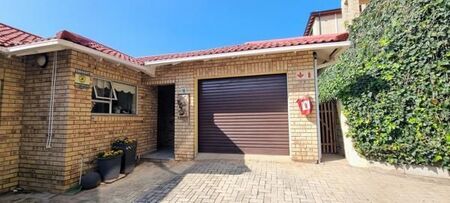 3 Bedroom Townhouse in Jeffreys Bay