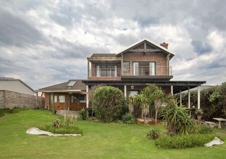 4 Bedroom House in Cape St Francis