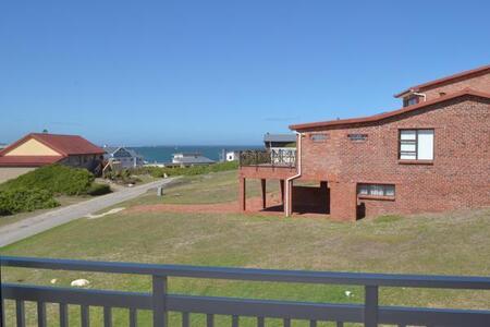 3 Bedroom House in Cape St Francis
