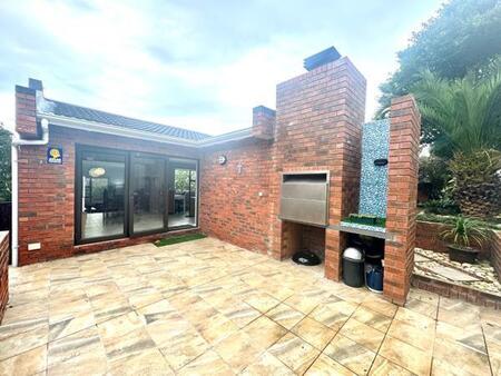 2 Bedroom Townhouse in Pari Park