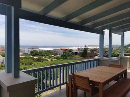 3 Bedroom House in Oyster Bay