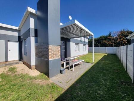 3 Bedroom Townhouse in Lorraine