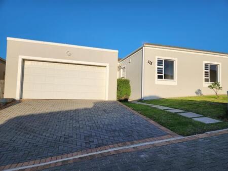 3 Bedroom Townhouse in Westbrook