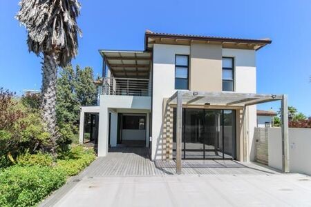 4 Bedroom House in St Francis Bay