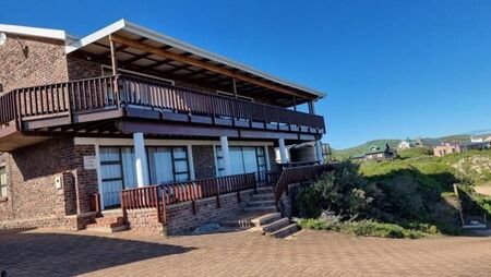 5 Bedroom House in Oyster Bay